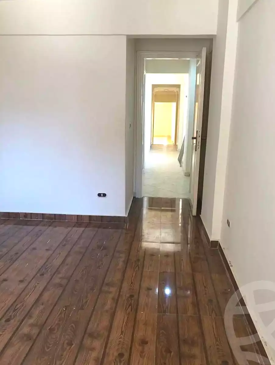 https://aqarmap.com.eg/ar/listing/7270662-for-rent-alexandria-moharram-bey
