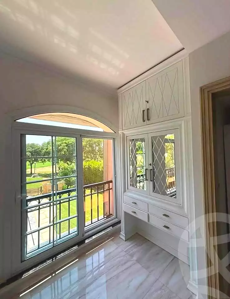https://aqarmap.com.eg/en/listing/7270771-for-sale-cairo-new-cairo-compounds-mountain-view1-1-compound