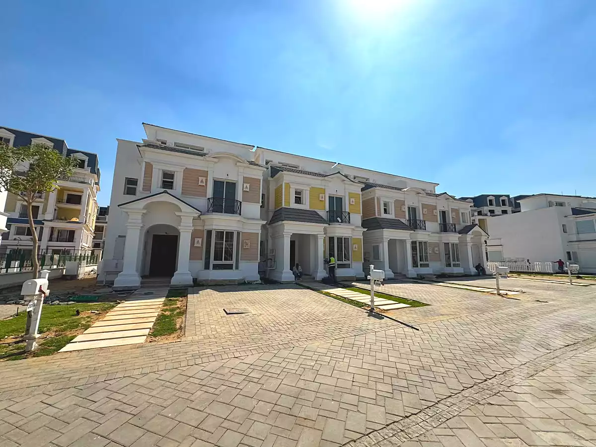 https://aqarmap.com.eg/en/listing/7270771-for-sale-cairo-new-cairo-compounds-mountain-view1-1-compound