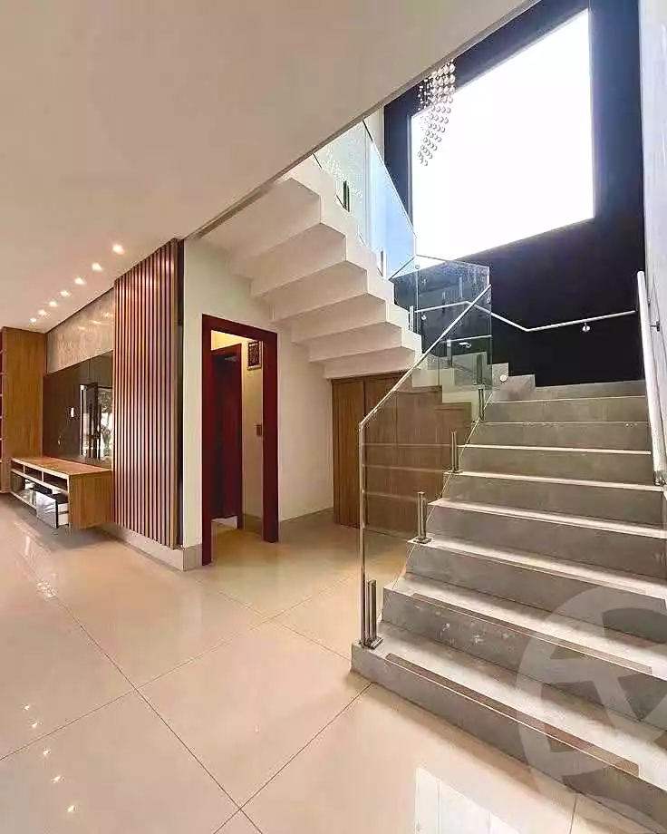 https://aqarmap.com.eg/ar/listing/7270865-for-sale-cairo-new-cairo-compounds-villette-kmbwnd-sky-kwndwz-swdyk-villette