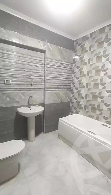 https://aqarmap.com.eg/ar/listing/7271327-for-sale-alexandria-new-miami-street-10