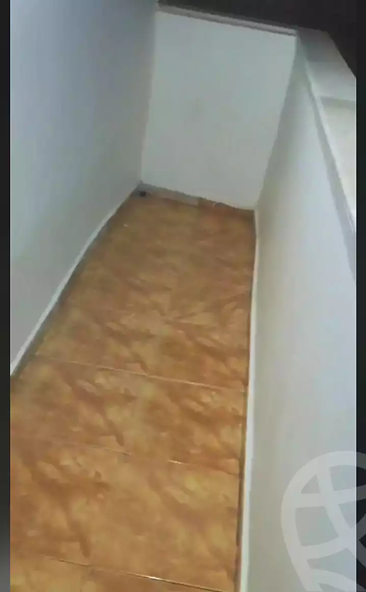 https://aqarmap.com.eg/ar/listing/7271512-for-sale-alexandria-el-asafra-shr-45