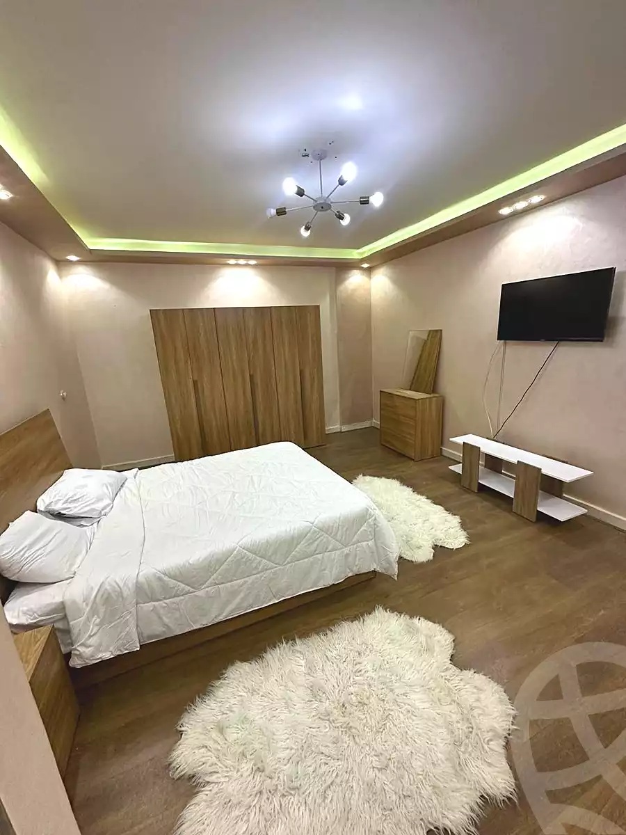 https://aqarmap.com.eg/ar/listing/7272340-for-sale-cairo-new-cairo-lrhb-city-phase-1-youssef-el-sebaey-st