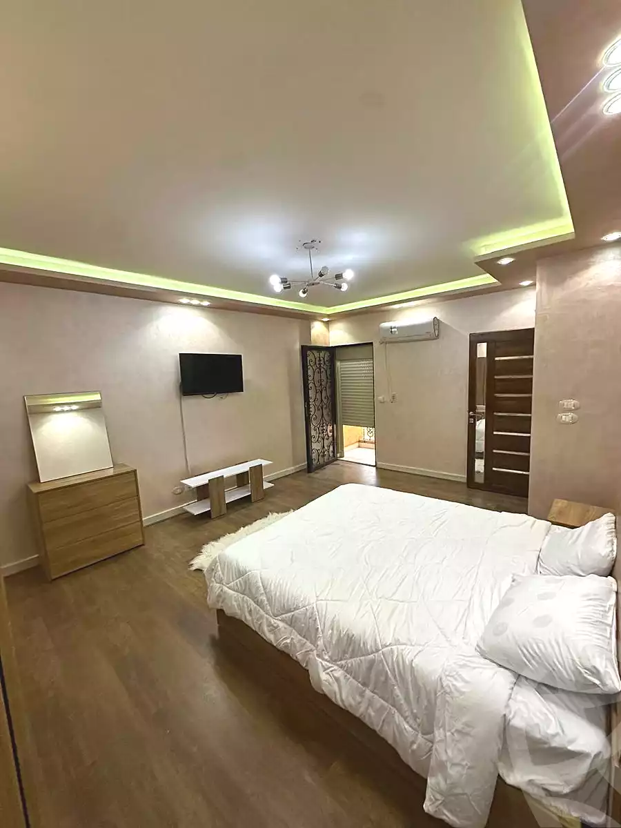 https://aqarmap.com.eg/ar/listing/7272340-for-sale-cairo-new-cairo-lrhb-city-phase-1-youssef-el-sebaey-st