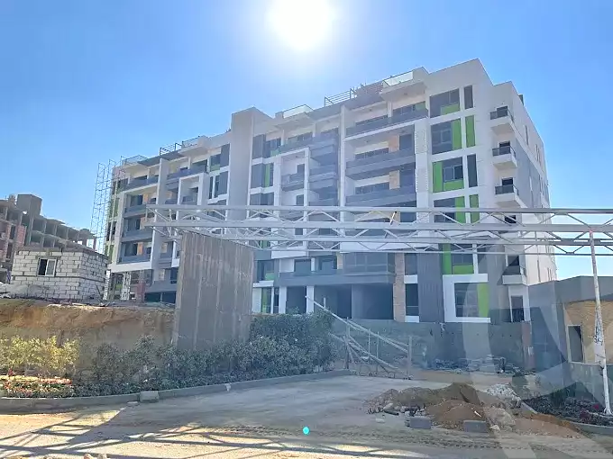 https://aqarmap.com.eg/en/listing/7273105-for-sale-cairo-new-cairo-compounds-dh-ykwn-2-ryzydns-styl-hwm