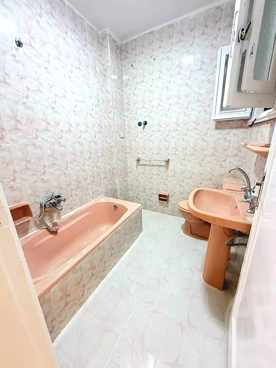 https://aqarmap.com.eg/en/listing/7273658-for-sale-alexandria-al-agamy-shataa-el-nakheel