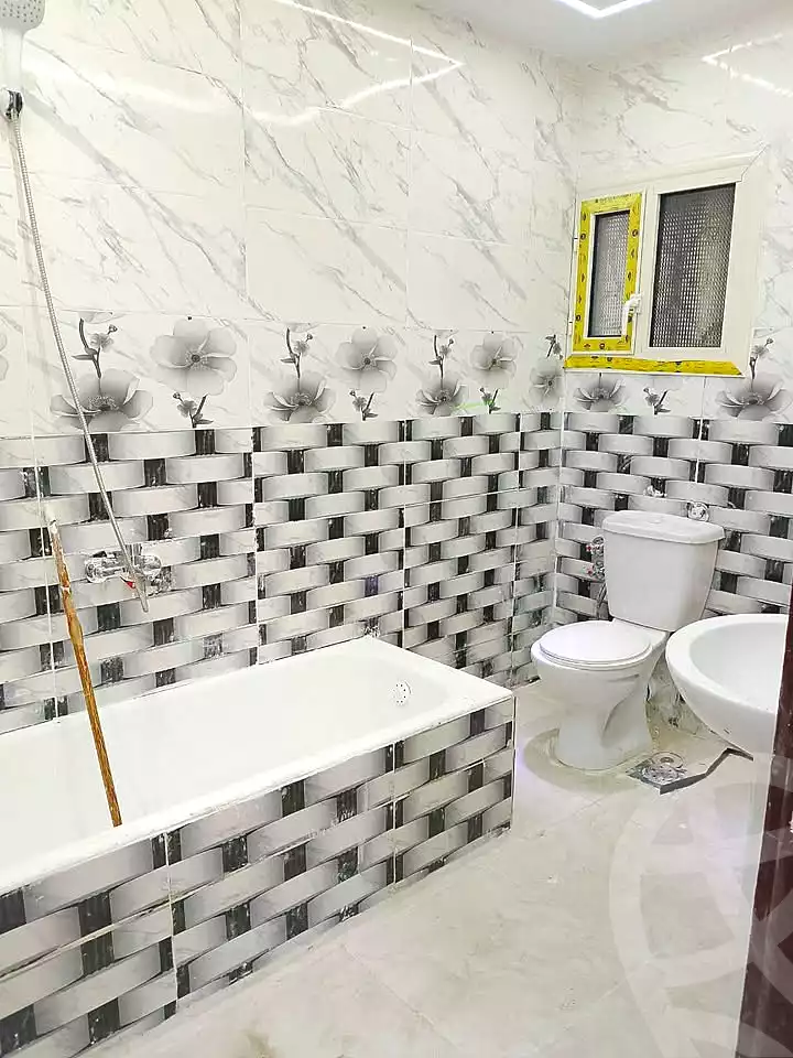 https://aqarmap.com.eg/en/listing/7274595-for-sale-alexandria-al-agamy-el-hanouvel-radwan-st