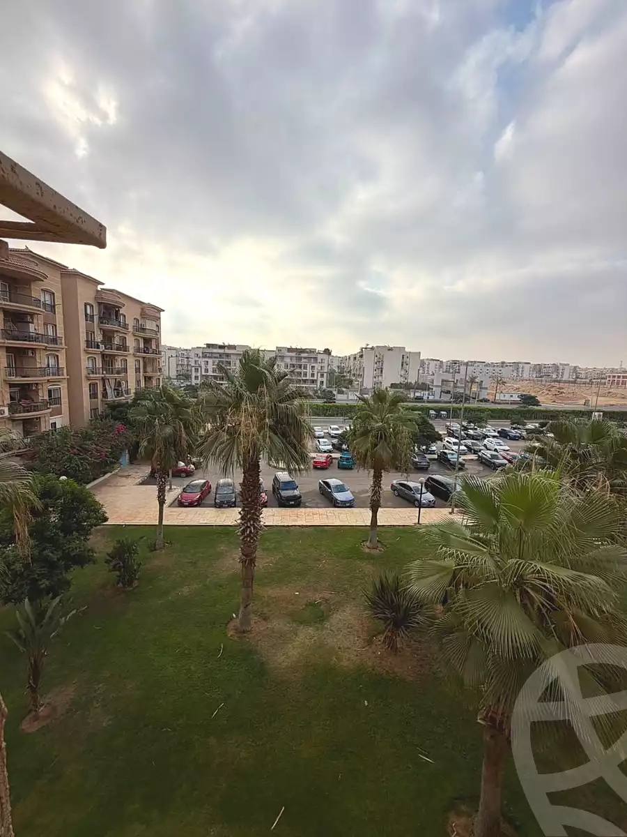 https://aqarmap.com.eg/en/listing/7275611-for-sale-cairo-new-cairo-lrhb-city-mtdd-lrhb-phase-8
