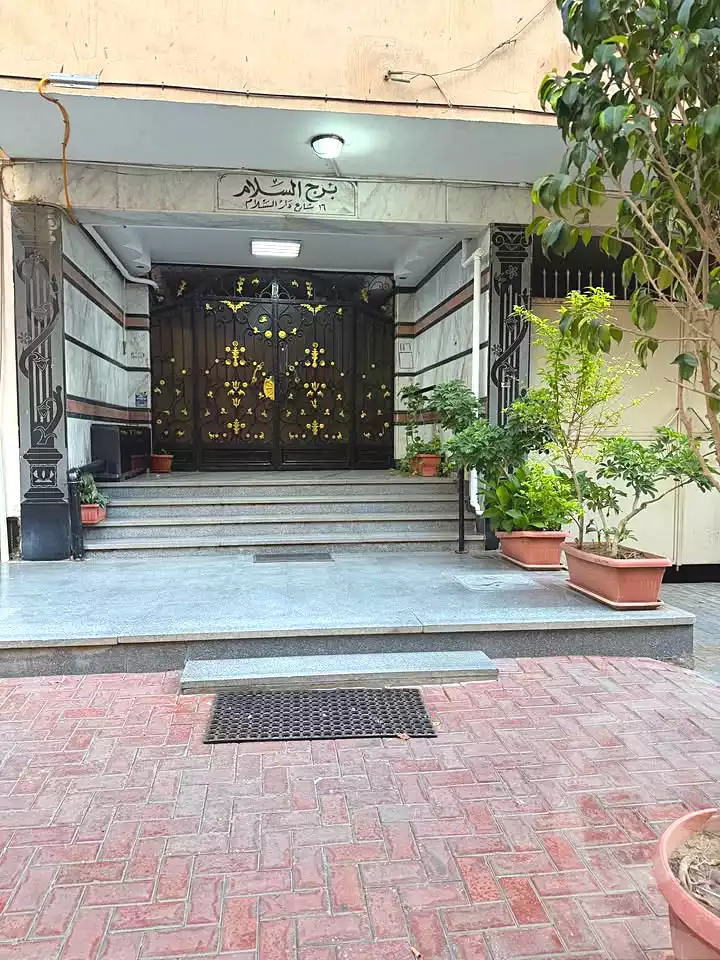 https://aqarmap.com.eg/en/listing/7276184-for-sale-cairo-hadayek-el-koba-hamamat-el-koba