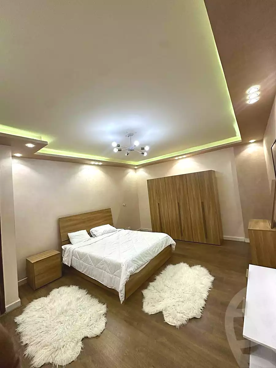 https://aqarmap.com.eg/ar/listing/7276335-for-sale-cairo-new-cairo-lrhb-city-phase-5-ibn-al-nafees-st