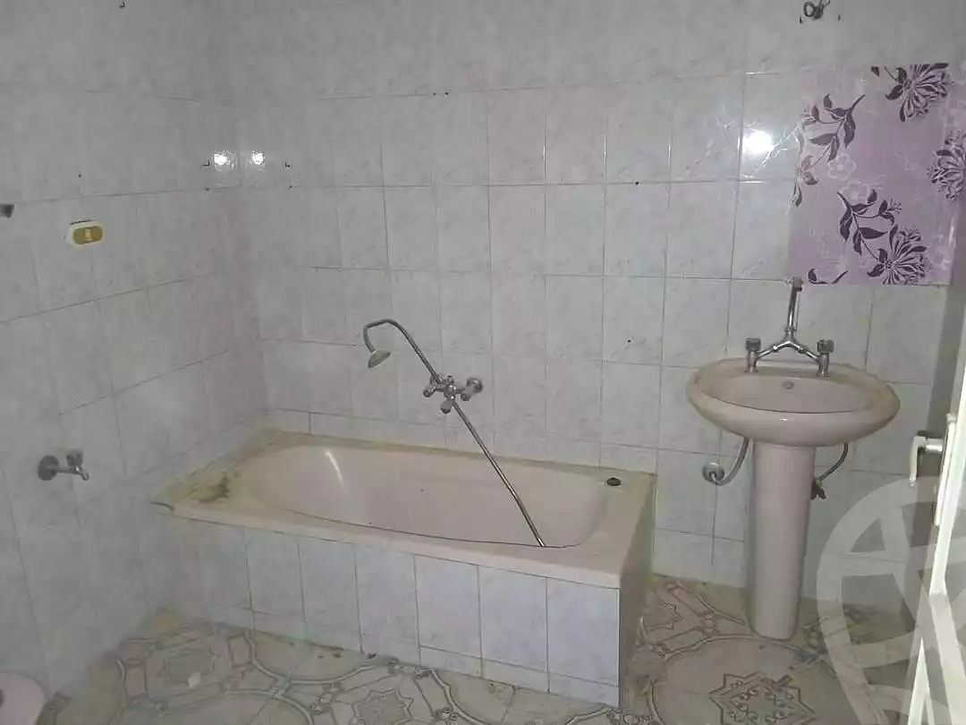 https://aqarmap.com.eg/ar/listing/7276349-for-sale-alexandria-al-agamy-lbytsh-el-hay-st