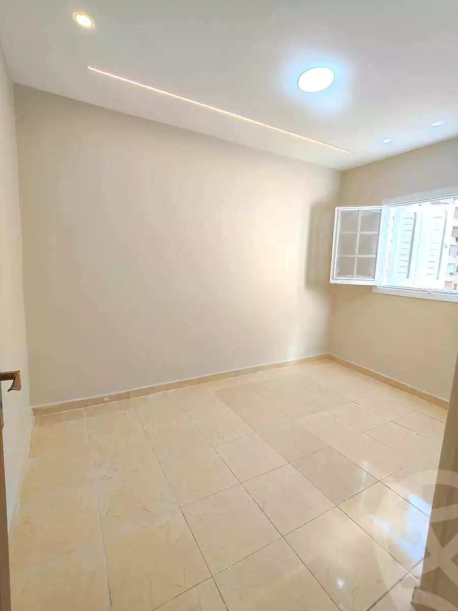 https://aqarmap.com.eg/ar/listing/7276889-for-sale-alexandria-miami-street-57