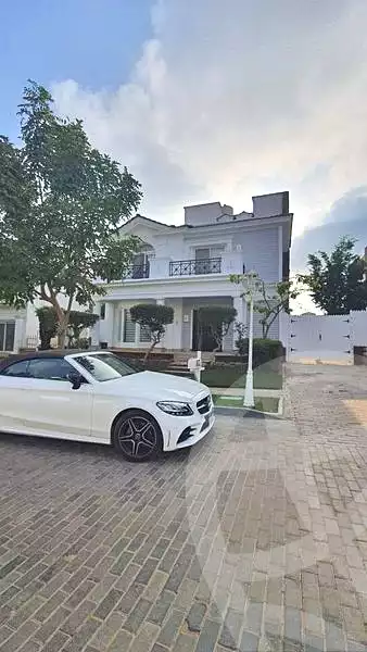 https://aqarmap.com.eg/ar/listing/7277317-for-sale-cairo-new-cairo-compounds-mountain-view1-1-compound