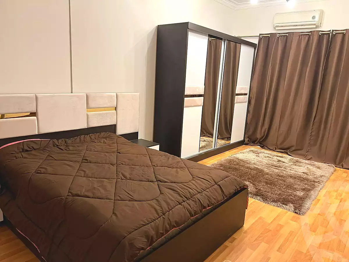 https://aqarmap.com.eg/ar/listing/7278265-for-rent-cairo-new-cairo-compounds-mena-residence
