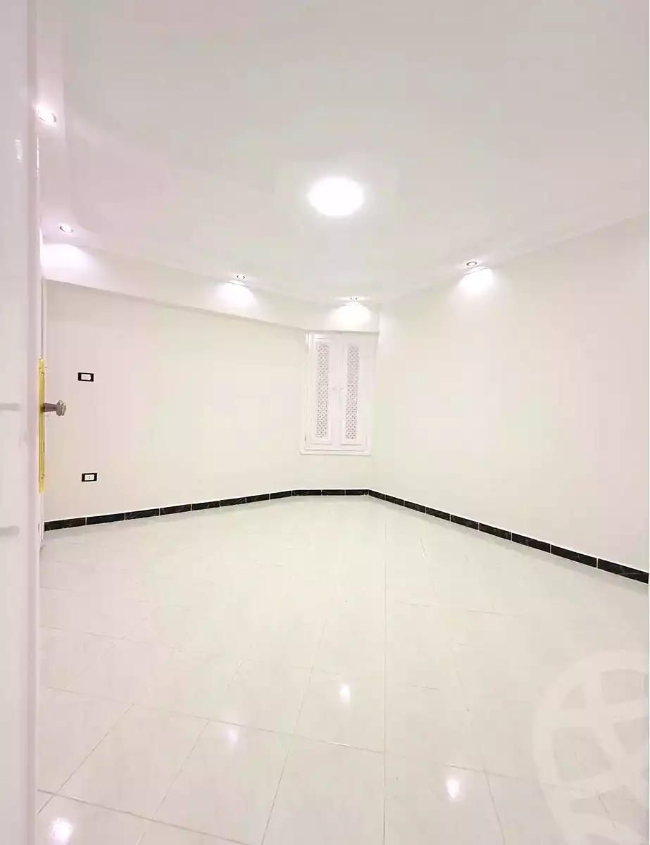 https://aqarmap.com.eg/ar/listing/7280010-for-sale-alexandria-al-agamy-shataa-el-nakheel