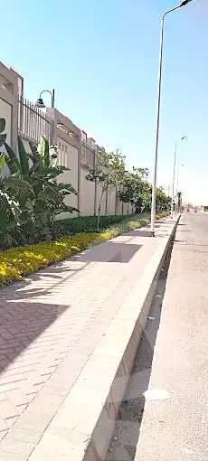 https://aqarmap.com.eg/en/listing/7281028-for-sale-cairo-new-cairo-compounds-jyd
