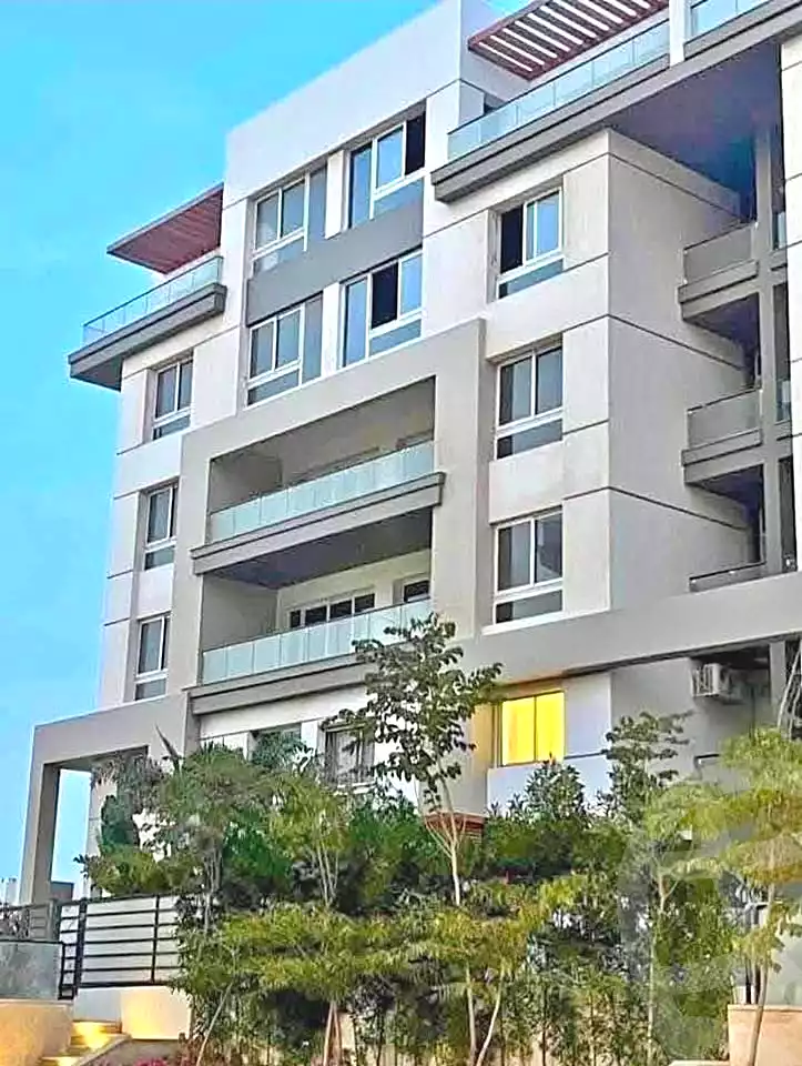 https://aqarmap.com.eg/en/listing/7281053-for-sale-cairo-new-cairo-compounds-hyde-park-business-district