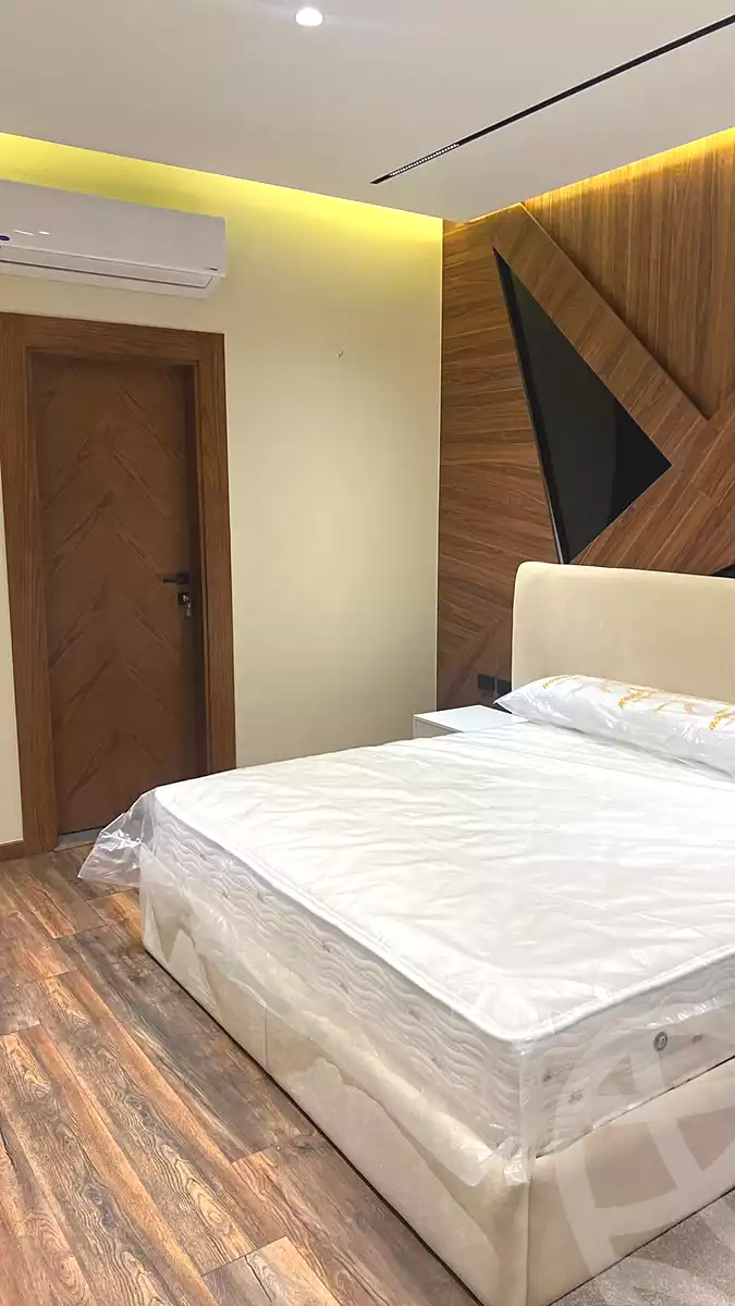 https://aqarmap.com.eg/en/listing/7281296-for-rent-cairo-new-cairo-compounds-lakeview-residence