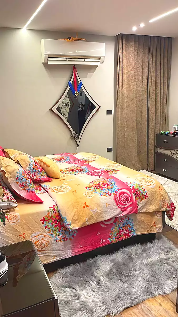 https://aqarmap.com.eg/ar/listing/7281442-for-sale-cairo-el-sheikh-zayed-city-el-hay-eltaseaa-area-1-el-bostan-st