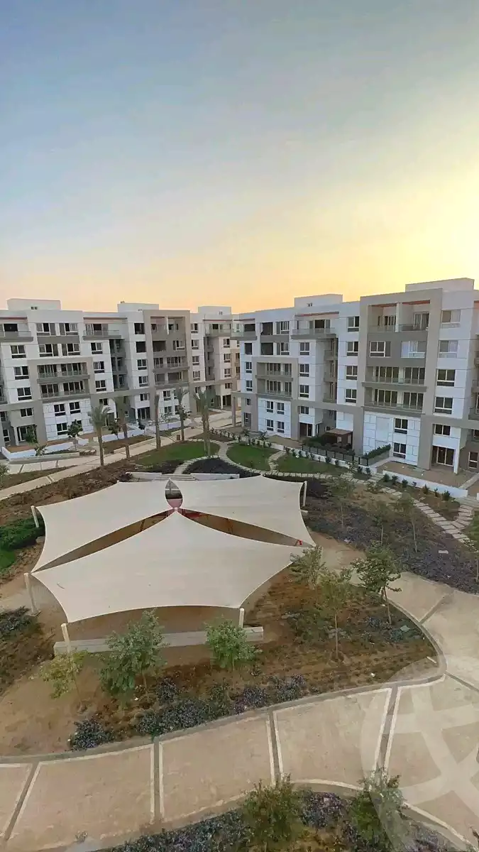 https://aqarmap.com.eg/en/listing/7281793-for-sale-cairo-new-cairo-compounds-hyde-park-hydeout-hyde-park