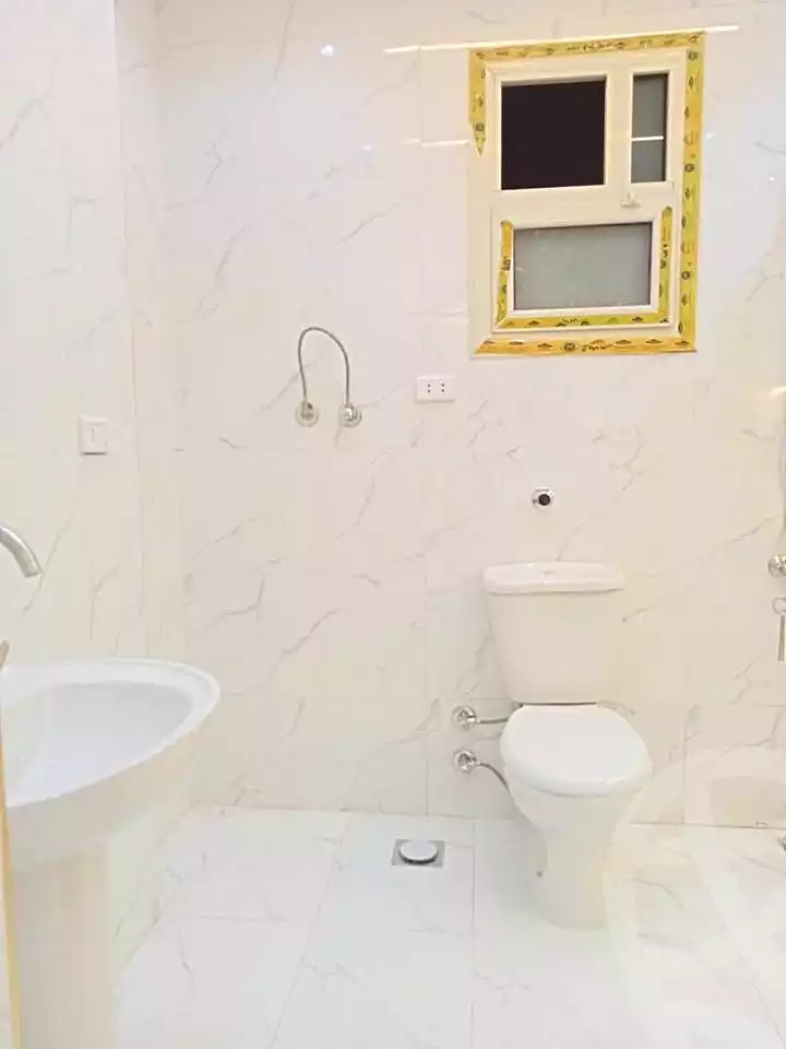 https://aqarmap.com.eg/ar/listing/7282252-for-sale-alexandria-sydy-bshr-sydy-bshr-bhry-street-17
