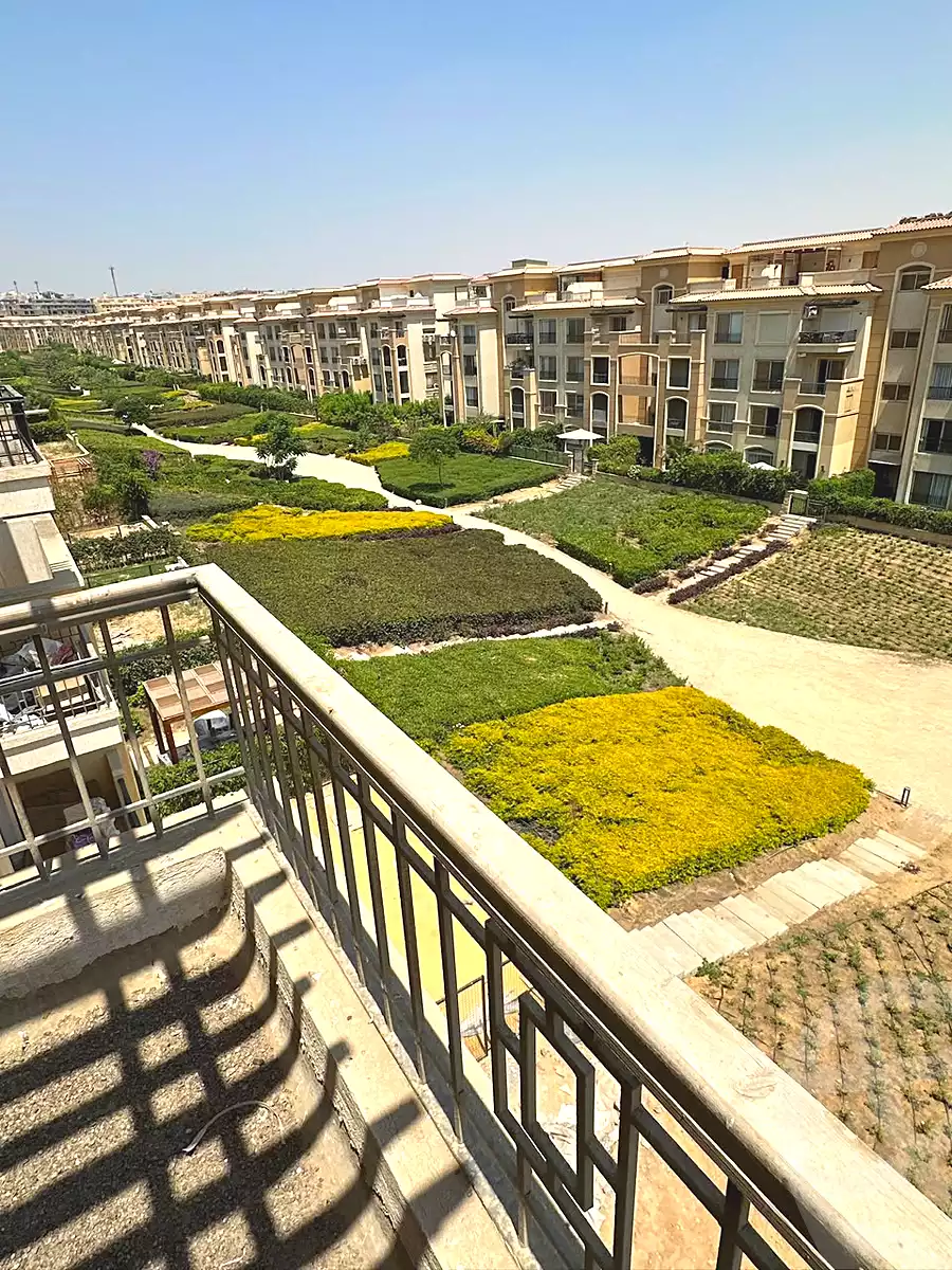 https://aqarmap.com.eg/ar/listing/7282819-for-sale-cairo-new-cairo-compounds-stwn-ryzydns-by-ar-y-llttwyr