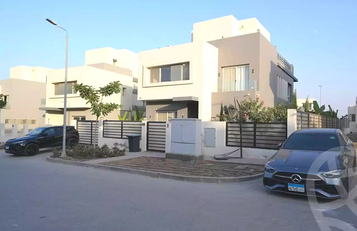 https://aqarmap.com.eg/ar/listing/7283132-for-sale-cairo-new-cairo-compounds-hyde-park-centre-ville-hyde-park