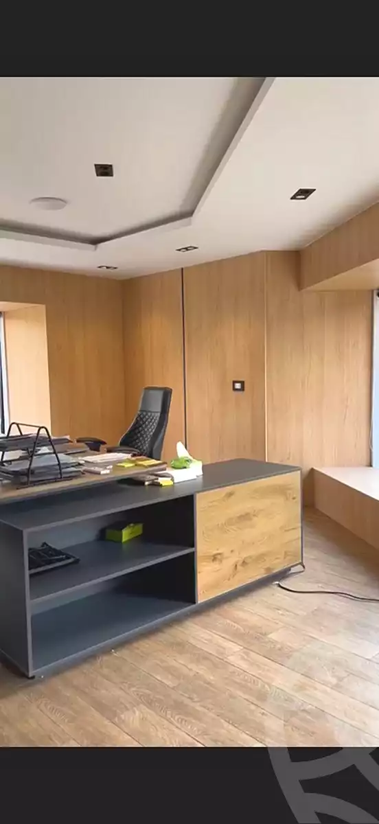 https://aqarmap.com.eg/ar/listing/7283300-for-rent-cairo-heliopolis-heliopolis-square-mohammed-farid-st