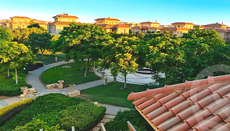 https://aqarmap.com.eg/ar/listing/7283981-for-sale-cairo-new-cairo-compounds-hyde-park-centre-ville-hyde-park