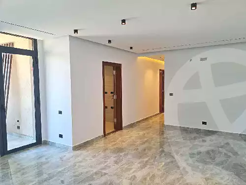 https://aqarmap.com.eg/ar/listing/7284778-for-sale-cairo-el-sheikh-zayed-city-compounds-kmbwnd-wyst-twn-swdyk