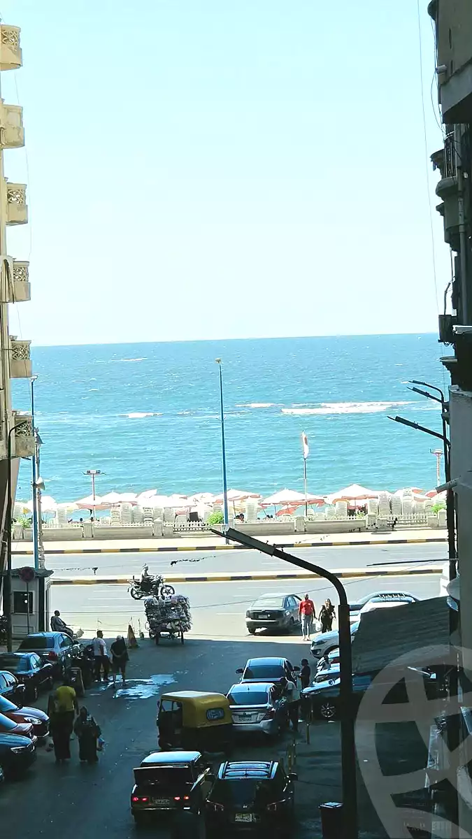https://aqarmap.com.eg/ar/listing/7285098-for-sale-alexandria-el-asafra-l-sfr-bhry