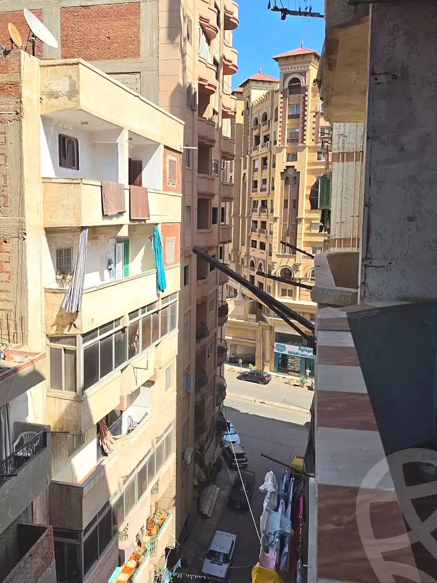 https://aqarmap.com.eg/en/listing/7285654-for-rent-alexandria-el-montazah-al-gameya-st