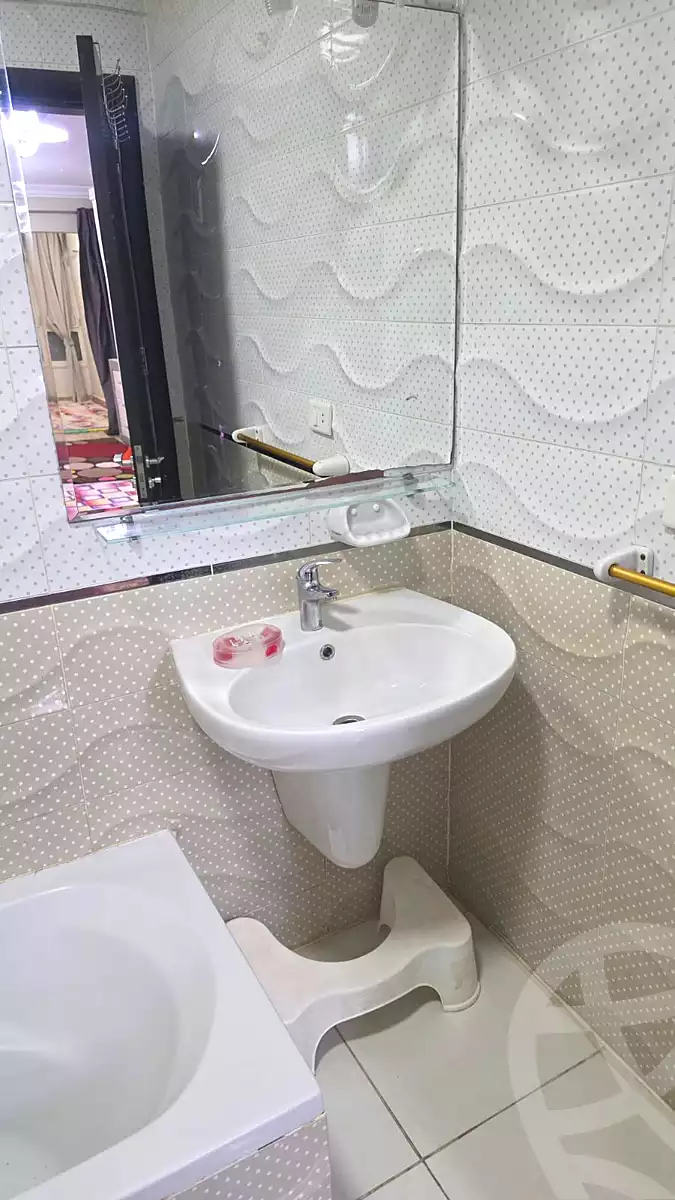 https://aqarmap.com.eg/en/listing/7287033-for-rent-cairo-6th-of-october-lhsry