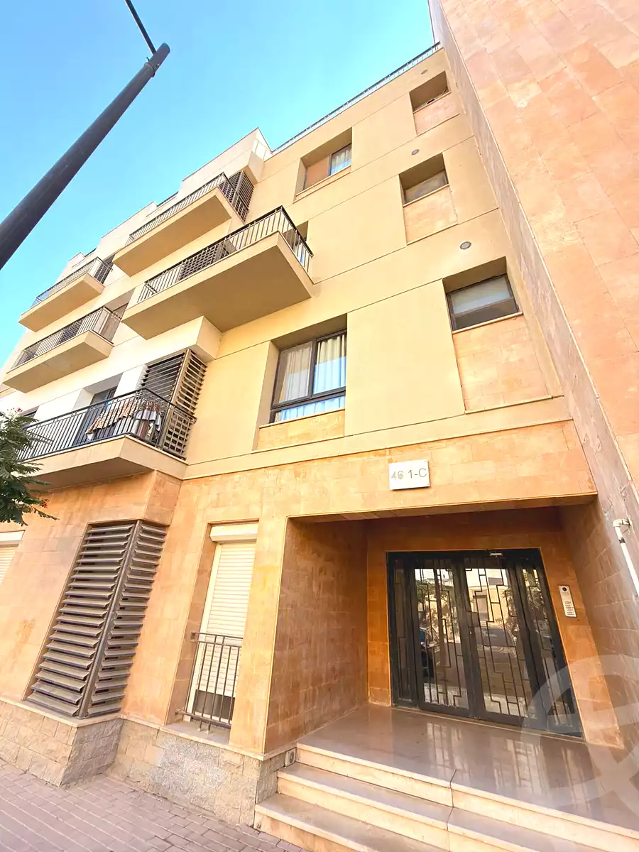 https://aqarmap.com.eg/en/listing/7287821-for-rent-cairo-el-sheikh-zayed-city-compounds-the-courtyard-mall-dorra