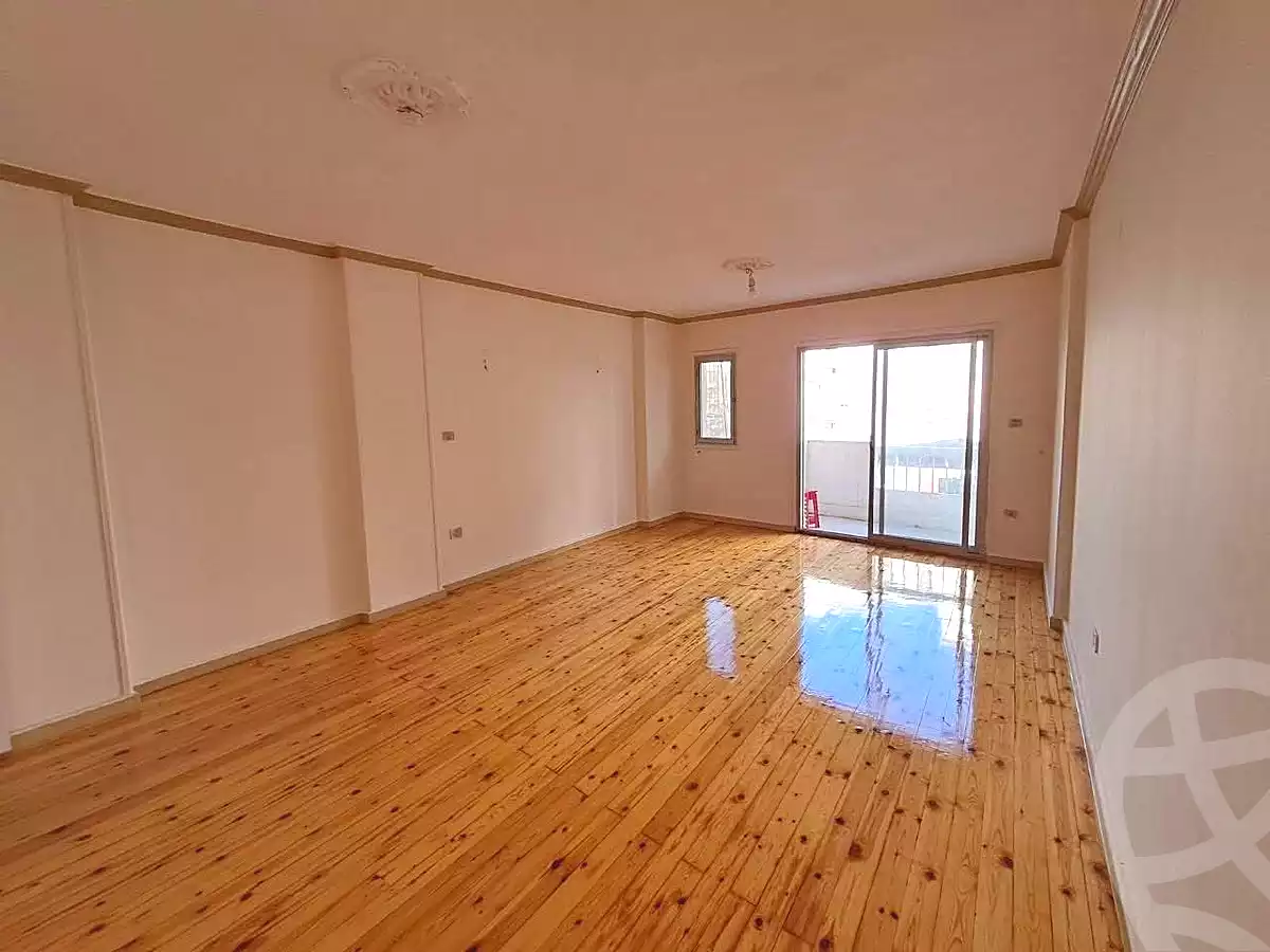 https://aqarmap.com.eg/ar/listing/7289389-for-rent-alexandria-ganaklis