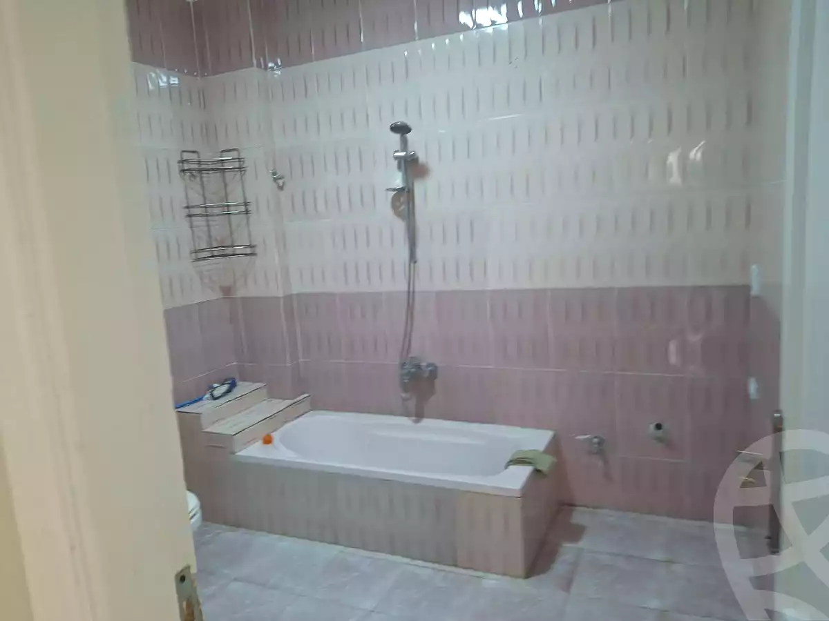 https://aqarmap.com.eg/ar/listing/7289885-for-sale-cairo-6th-of-october-el-ahyaa-neighborhood-3rd-street-7