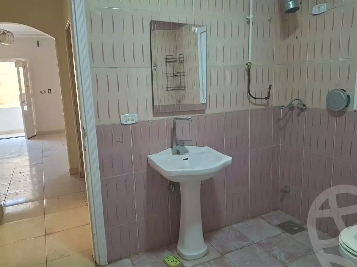 https://aqarmap.com.eg/ar/listing/7289885-for-sale-cairo-6th-of-october-el-ahyaa-neighborhood-3rd-street-7