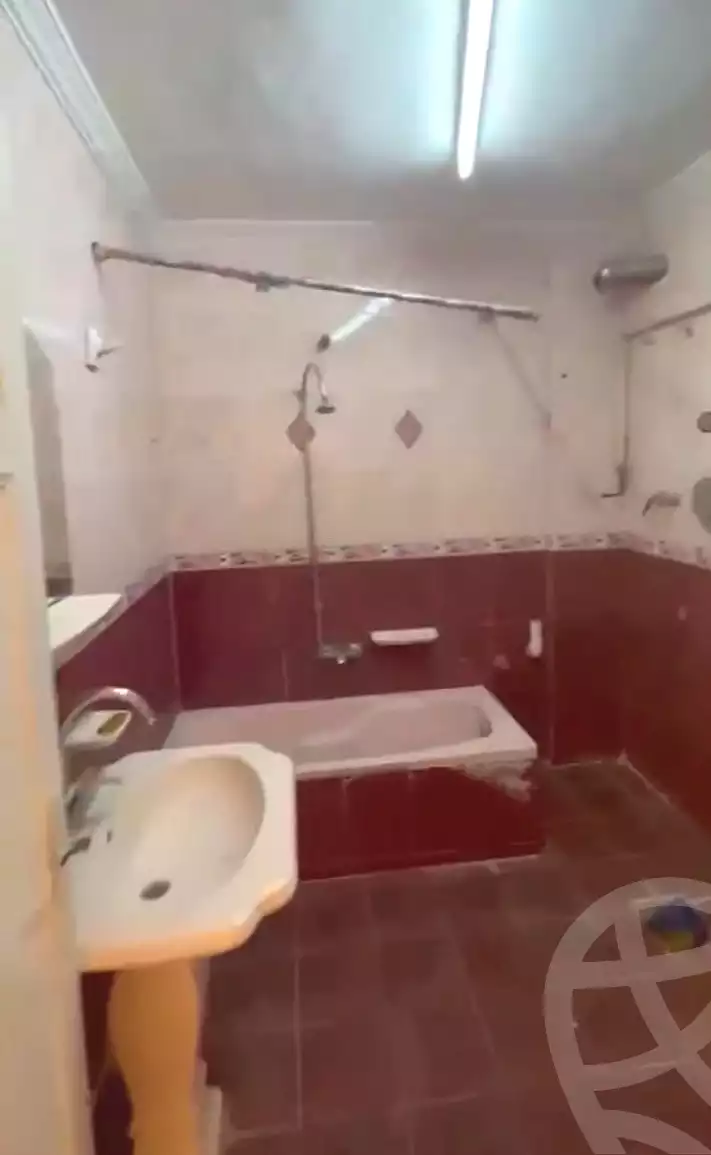 https://aqarmap.com.eg/ar/listing/7290030-for-sale-cairo-ain-shams-yn-shms-lgrby