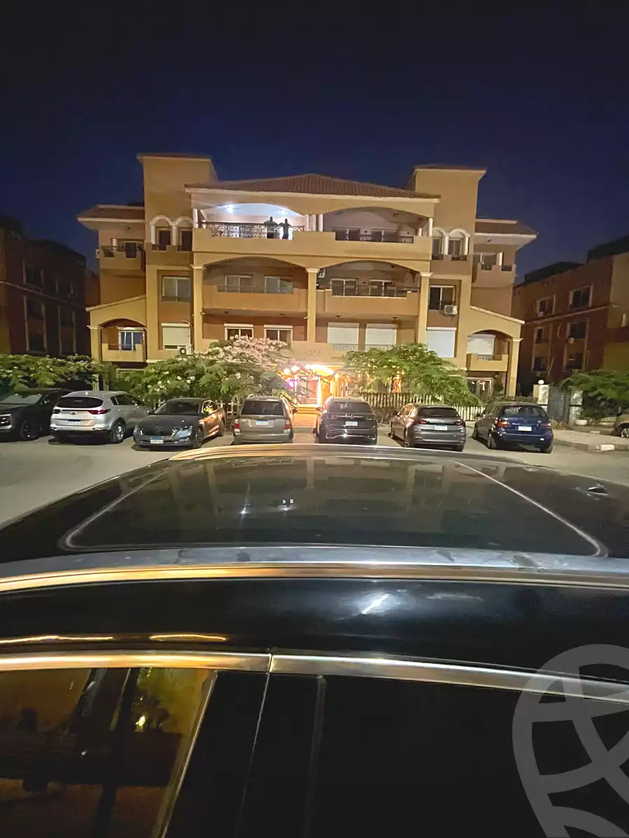 https://aqarmap.com.eg/ar/listing/7290039-for-sale-cairo-el-sheikh-zayed-city-compounds-el-khamayel