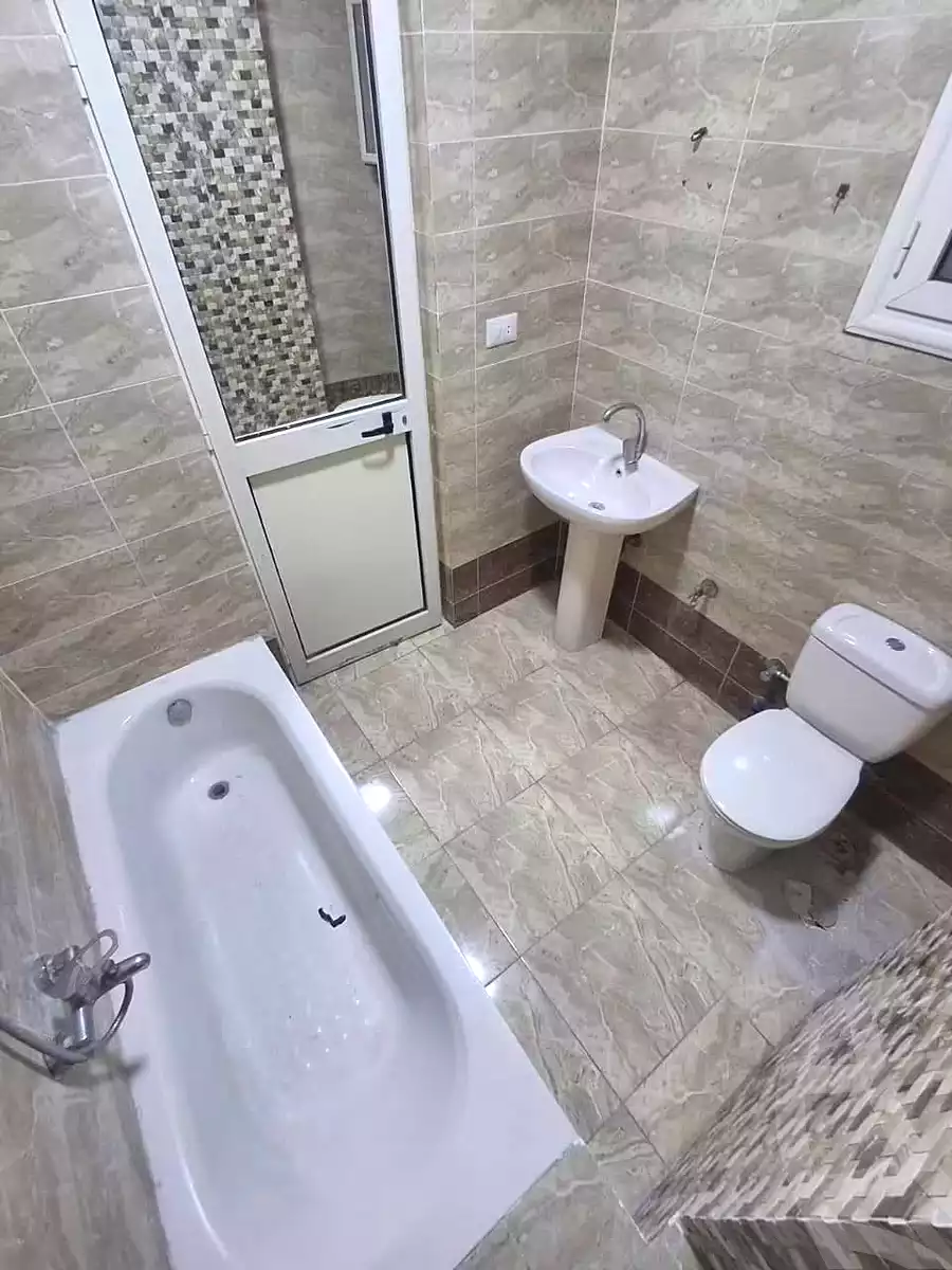 https://aqarmap.com.eg/ar/listing/7291852-for-sale-alexandria-el-asafra-shr-45