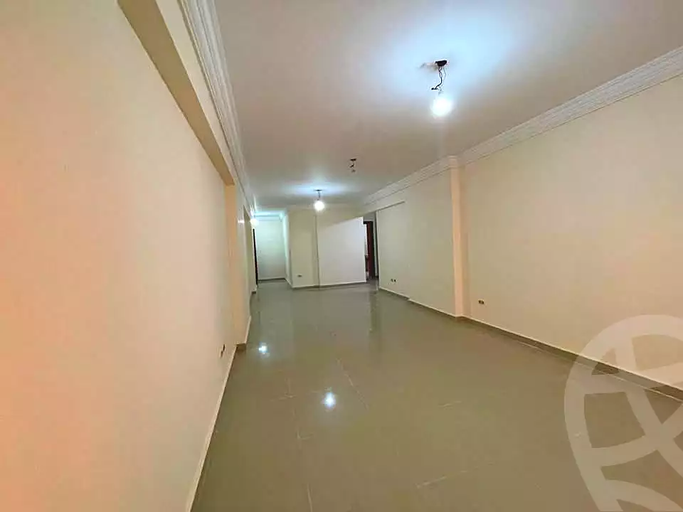 https://aqarmap.com.eg/ar/listing/7292263-for-sale-alexandria-ganaklis-shr-mrtdy-bsh