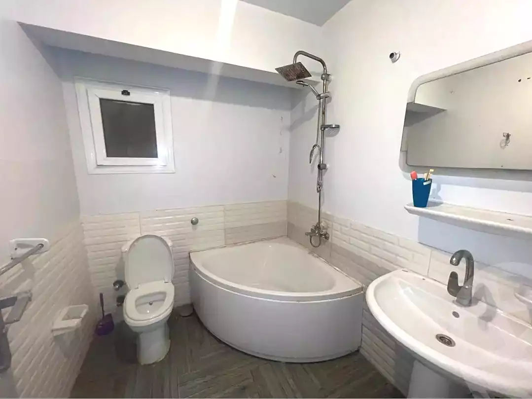 https://aqarmap.com.eg/en/listing/7293969-for-sale-alexandria-camp-cesar-el-gaish-rd