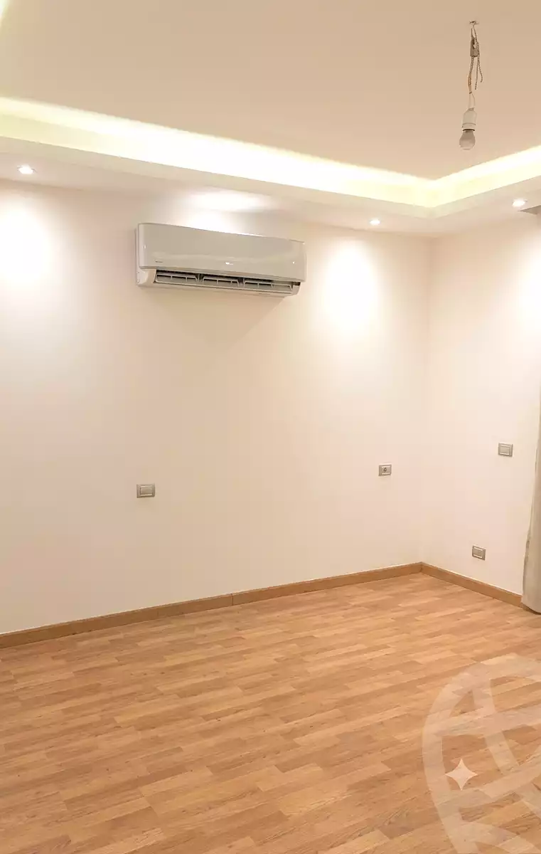https://aqarmap.com.eg/en/listing/7294423-for-rent-cairo-new-cairo-compounds-mountain-view-hyde-park