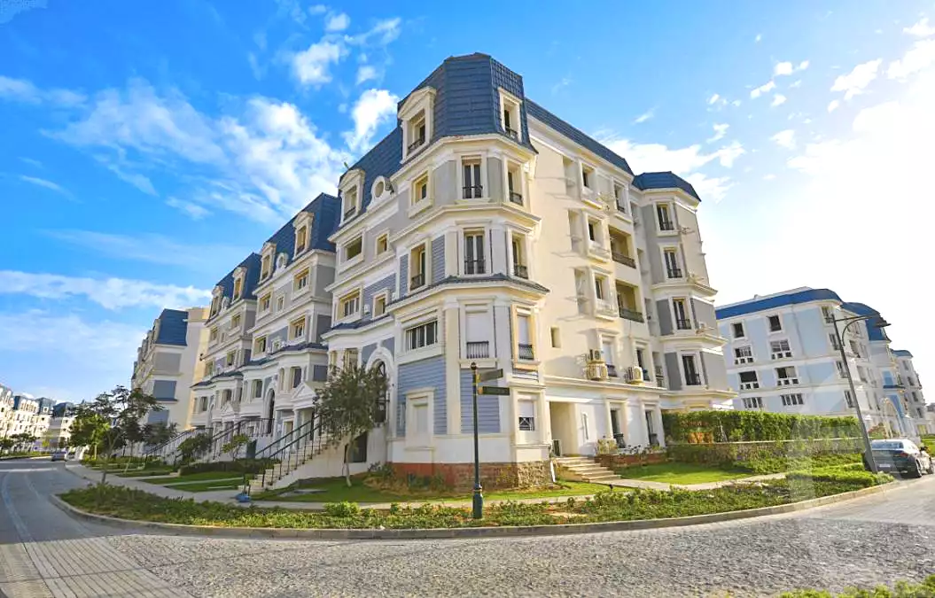 https://aqarmap.com.eg/ar/listing/7295077-for-sale-cairo-new-cairo-compounds-mountain-view1-1-compound