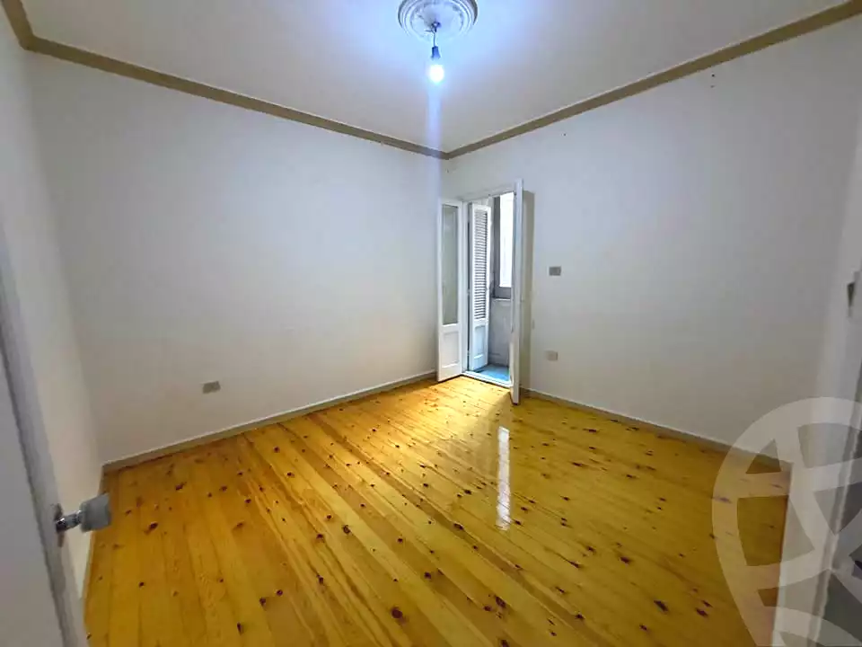 https://aqarmap.com.eg/ar/listing/7295447-for-rent-alexandria-ganaklis
