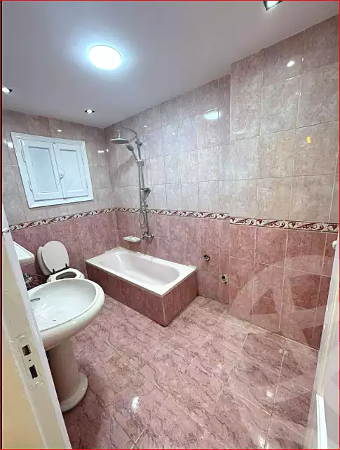 https://aqarmap.com.eg/ar/listing/7296543-for-sale-alexandria-sydy-bshr-sydy-bshr-bhry-shr-mhmwd-l-yswy