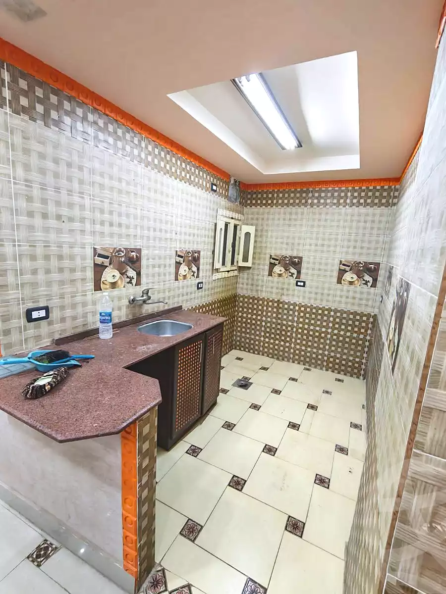 https://aqarmap.com.eg/en/listing/7296884-for-sale-alexandria-al-agamy-el-hanouvel-kasr-al-quiri-st-1