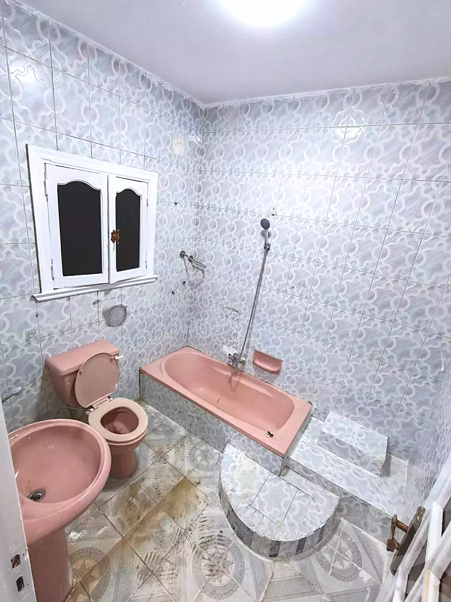 https://aqarmap.com.eg/en/listing/7296937-for-sale-alexandria-al-agamy-el-hanouvel