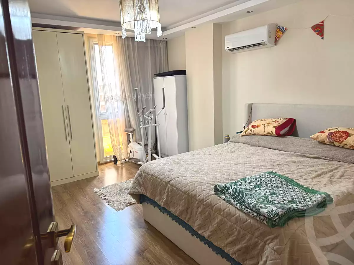 https://aqarmap.com.eg/ar/listing/7298175-for-sale-cairo-6th-of-october-el-tawsaat-el-shamalya-hy-2000-qt