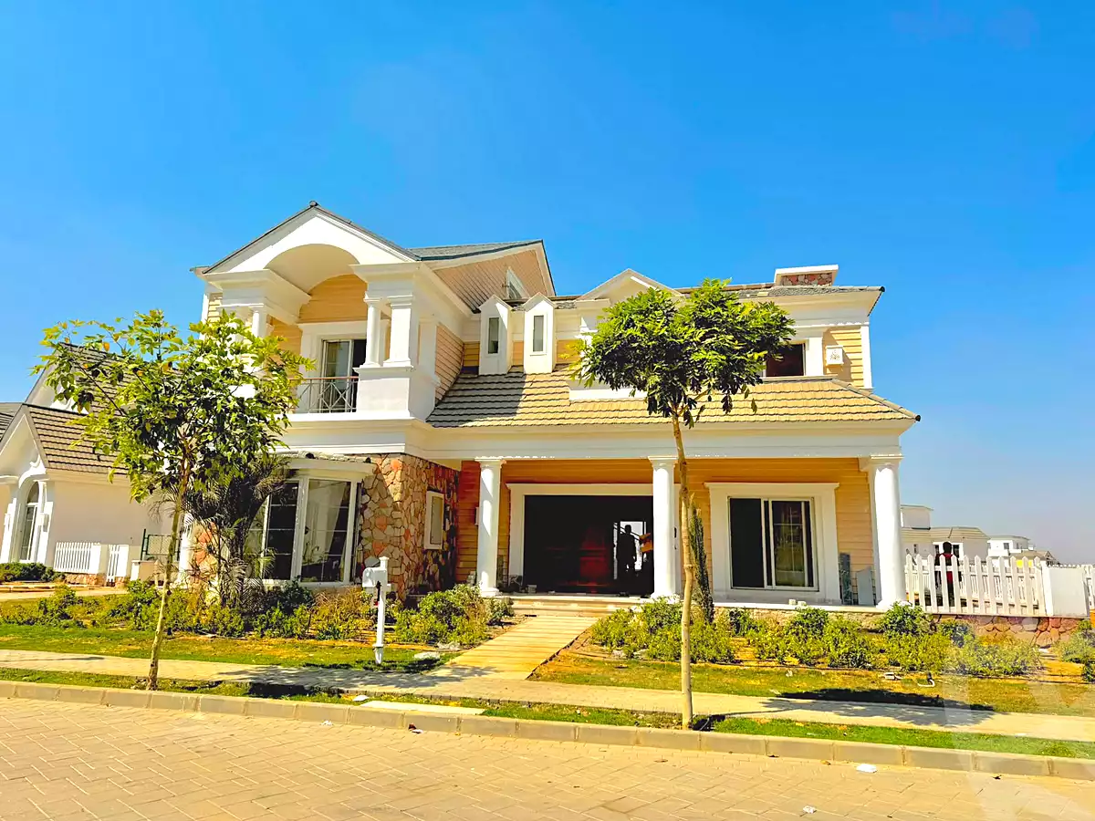 https://aqarmap.com.eg/en/listing/7298459-for-sale-cairo-new-cairo-compounds-mountain-view1-1-compound